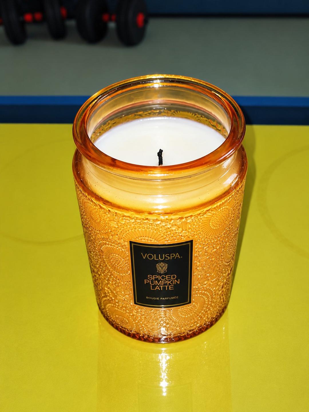 مجموعة شمع معطر فولوسبا - لاتيه القرع بالتوابل والتين المحرم (photo 1 of 3)