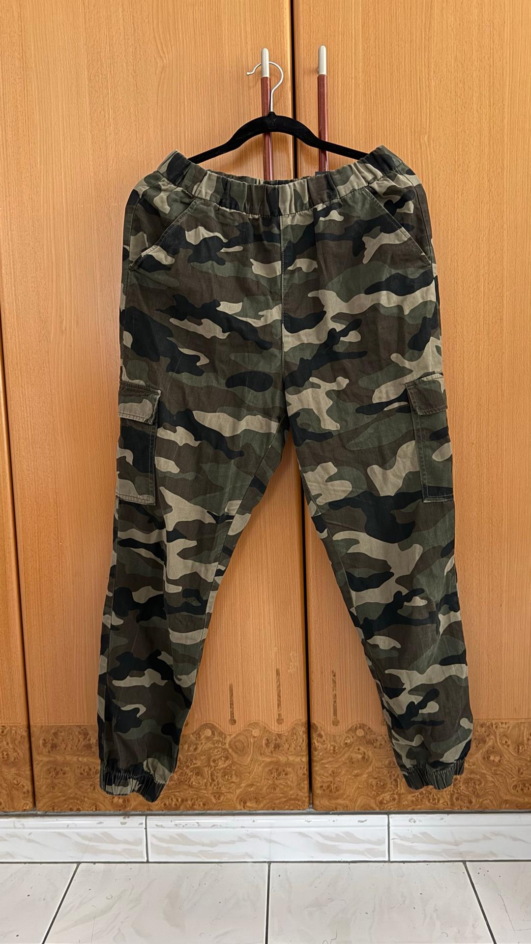 H&M Camouflage Cargo Jogger Pants (photo 1 of 3)