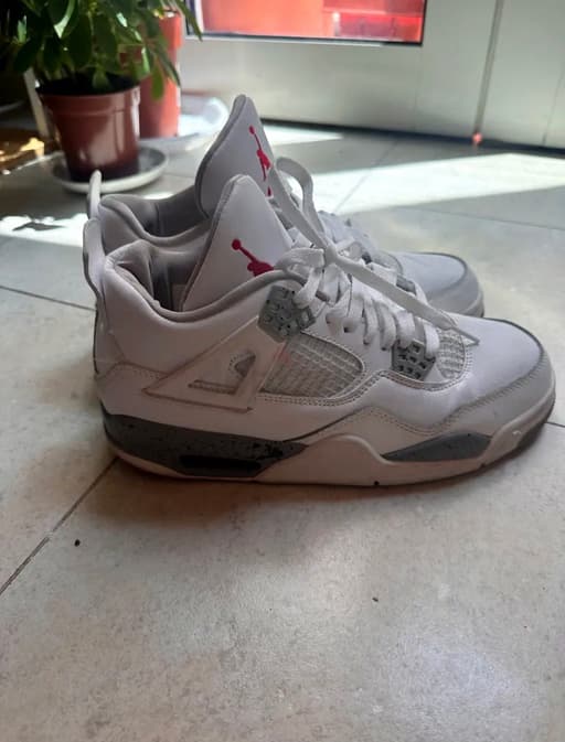 Air Jordan 4 white